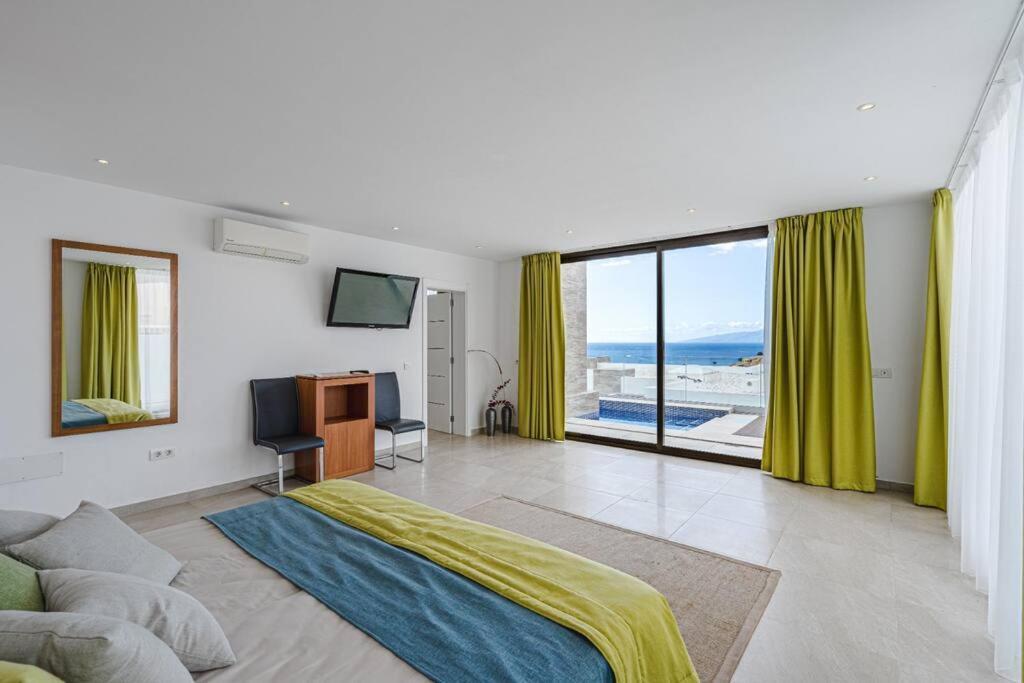 Villa Riviera De 4 Dormitorios Con Piscina. Costa Adeje  Luaran gambar